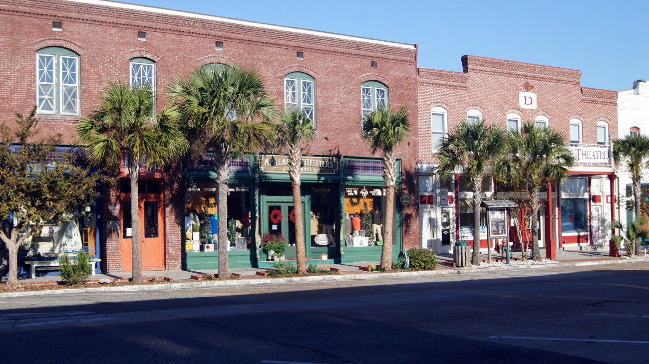 Experience the Picturesque Small River Town of Apalachicola